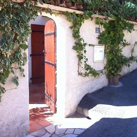 Hébergement de vacances Maison De Village A 50 M De La Plage